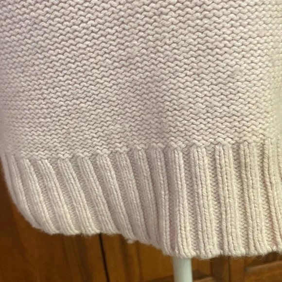 Kenzie Mixed Fabric Cable Knit Pink V-neck Sweater Medium - Picture 5 of 11